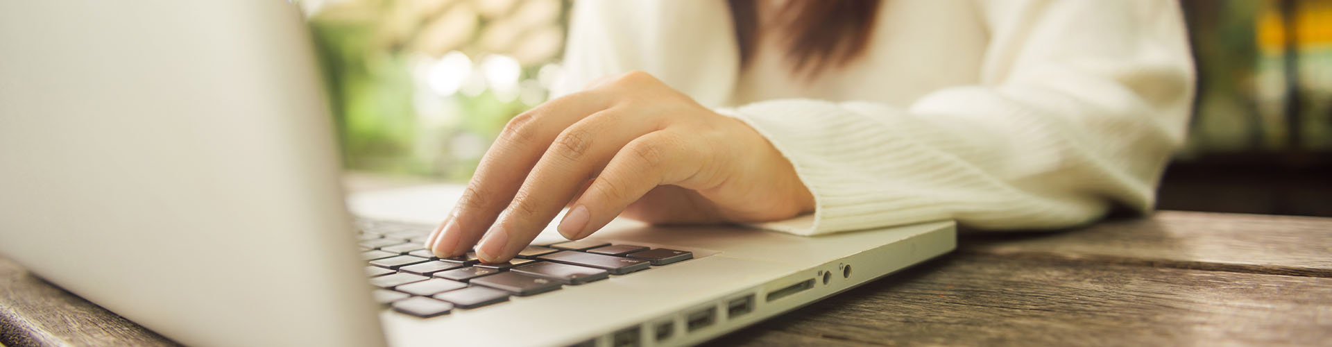 woman working on loptop